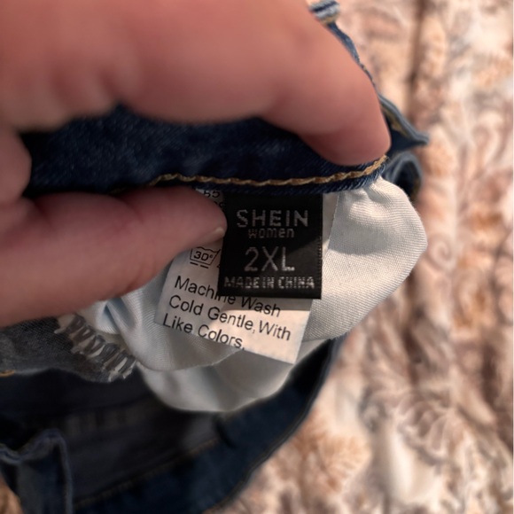 SHEIN Dark Blue Denim Shorts - Picture 3 of 4